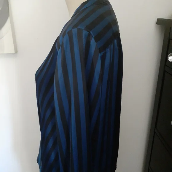 Vince Camuto Blouse - Picture 6 of 7